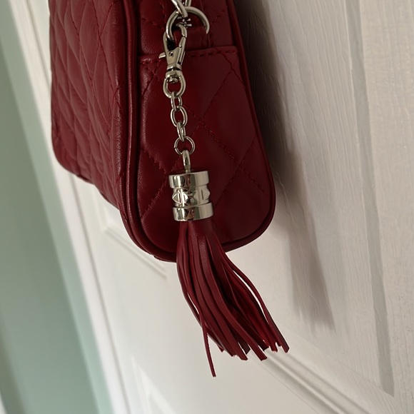 Danier red crossbody bag - Picture 4 of 4